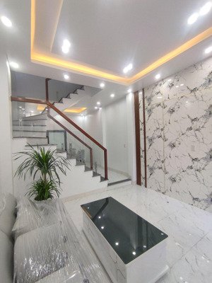 nhà 3 tầng xây mới ô tô đỗ cửa giá quá rẻ