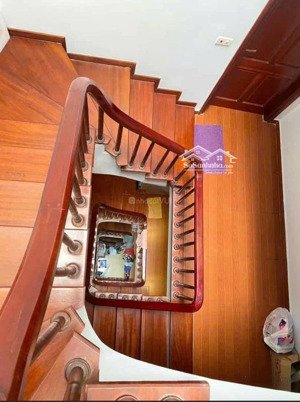 nhà đẹp dân xây gỗ lim cao cấp 5 tầng ở ngay trung tâm đội cấn giá 11.2 tỷ