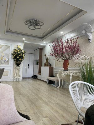 chính chủ bán căn chung cư victoria văn phú giá 53tr/m2 lh: 
