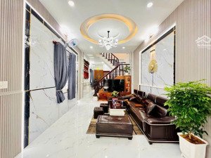 bán nhà 4x15m full nội thất hẻm 5m xe hơi 1/ hiệp thành 35 gần cấp 3 võ trường toản, q12