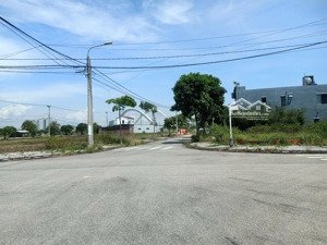 từ 2.1 đến 2.5 tỷ có dt 100m2 đến 153m2 tại kdt green city