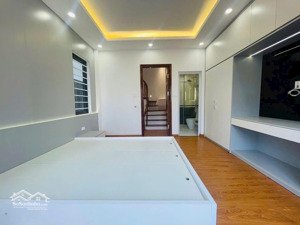 bán nhà hoàng liên, liên mạc, 5 tầng, rất gần ô tô tránh nhau, giá hơn 4 tỷ