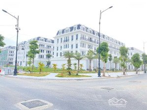 do thay đổi kế hoạch sử dụng nên cần bán căn louis city hoàng mai diện tích 95m2 đường 12m view đẹp