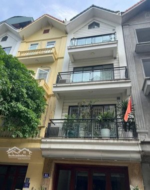 bán nhà mặt ngõ 29 mạc thái tổ dt: 70m2 x 5t, mt: 5m. đường 2 ô tô tải tránh nhau