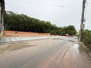 hàng đẹp định hòa đất mặt tiền đx nhựa 5.5m thông dân cư đông hiện hữu gần trường học vài trăm mét