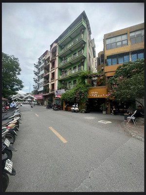 tôi cần bán nhà mặt phố phạm ngọc thạch căn góc 3 mặt thoáng