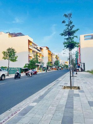 bán đất mặt tiền thích quảng đức kđt hà quang 2 hướng đông bắc giá rẻ