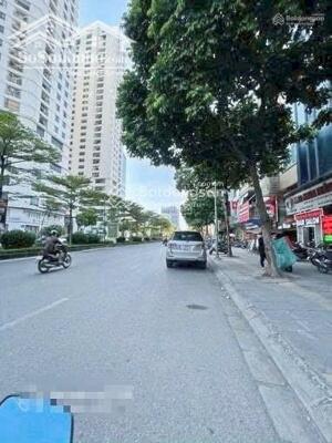 Bán nhà C4 MP Trung Phụng. DT 71m2, mặt tiền 4m, nở hậu. Giá 33,5 tỷ