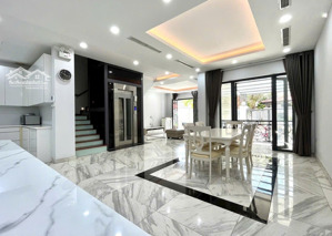 cho thuê biệt thự nam thông, có hầm, thang máy, 5 phòng ngủ, sân vườn rộng, gió mát