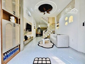 cần nhượng lại nhà đang cho thuê 15tr/tháng tại hoàng diệu 2, linh chiểu, thủ đức với giá chỉ 2tỷ98