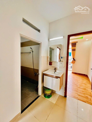 chính chủ cần cho thuê căn phòng trọ 35m2 - có máy lạnh, ban công - gần đầm sen