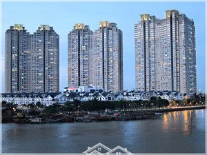 chính chủ cần bán saigon pearl , q.bình thạnh, 125m2, 3pn, giá 11 tỷ , sổ hồng , lh 