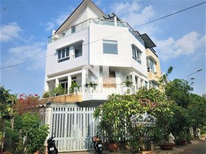 cho thuê biệt thự khu dân cư thế kỷ 21 3 lầu, 5 phòng có nội thất kinh doanh chdv