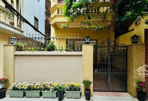 bán cho cụ phân lô lạc trung 108m2_nhà thiết kế bt sân vườn. mt 6m khung cột chắc chắn. giá 26 ty