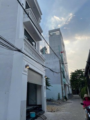 bán nhà shr 1/apd 12 4pn cực đẹp cho gia đình trẻ, hẻm oto, gần bv hồng đức