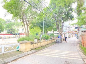 bán căn hộ chung cư trần cung 38m- tầng 4 - ô tô đỗ 10m - dân trí cao , gần bệnh viện e