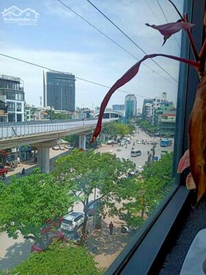 Bán nhà 1 mặt phố 1 mặt ngõ phân lô phố Hào Nam, đường 2 chiều dừng đỗ, DT 150m2, MT 7.2m, giá 450tr/m2