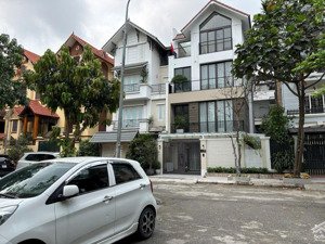 song lập mặt vườn hoa giữa trung tâm đô thị sài đồng sôi động -tiện ích - rất đáng sống.