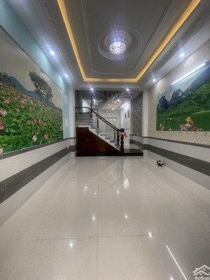 trệt 2 lầu sân thượng 4x16m có 4pn 5wc sẵn máy lạnh từng phongg hẻm xe tải gần chợ thạch đà