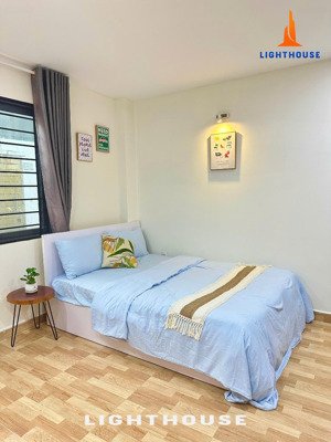 chính chủ - phòng full nội thất có cửa sổ trời cực rộng ngay cầu thị nghè