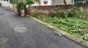 bán lô đất vị trí đẹp đào xuyên đa tốn. dt 54m2, mặt tiền 4m vuông vức, sổ chính chủ giao dịch ngay