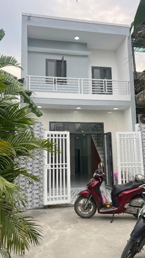 bán nhà mới xây 70m2 mỹ hạnh nam giá 1tỷ699triệu. lh 