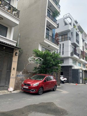 bán nhà hẻm vip gần tòa án gv, dương quảng hàm 4x15-5 lầu tiện mở vp cty- ở chỉ 9,9tỷ full nội thất