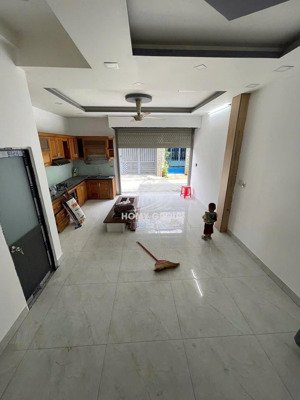 nhà đẹp mới tinh 3pn 3wc sẵn nội thất 2mặt hẻm thoáng mát, hẻm oto gần đỗ xuân hợp q9