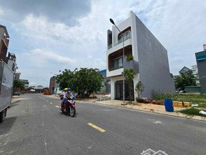 khu dân cư an phú đang xây còn nhiều lô trống, diện tích 110m2