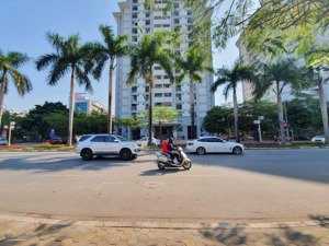 căn góc 86m2 full nội thất liền tường view hồ tại trung tâm quận cầu giấy giá chỉ 4.850 tỷ