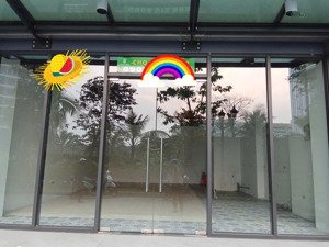 xin cam kết căn thuê a tôi cho thuê giá rẻ nhất nhì smart , căn shop view bể bơi giá 30tr , 54m2