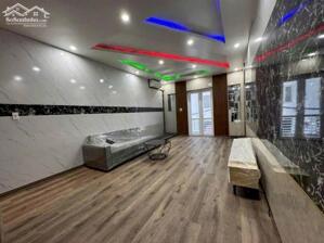 Cho thuê nhà Văn Cao, DT: 70m2 x 4 tầng, 4 ngủ khép kín.