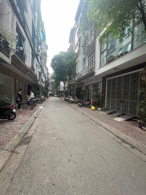 giải phóng mảnh đất ngõ phân lô có vỉa hè xây building 8 tầng gần phố dt90m2 mặt tiền 6,5m 34 tỷ