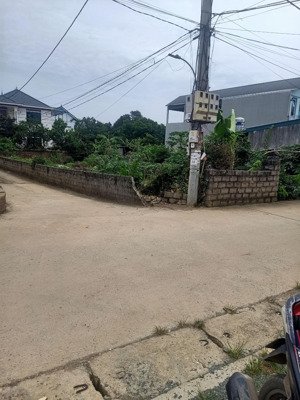 siêu phẩm lô góc 2 mặt tiền full thổ cư ngõ thông ô tô tránh tt xã hòa thạch quốc oai dt 118,4m,