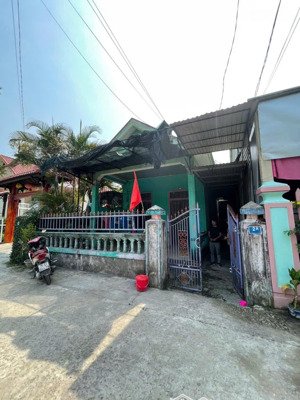 nhà cấp 4 chính chủ, dt 147m, mt 7m, lên hệ ép giá