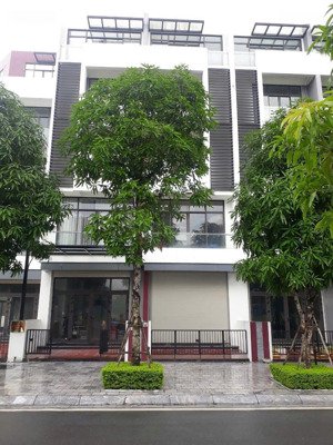 bán liền kề tại bình minh garden, 18 tỷ, 78 m2,- sẵn sổ- sẵn nhà ở ngay- lh 