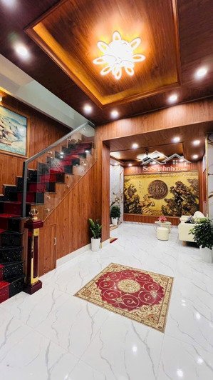 nhà chủ tự xây quang trung, 3 lầu, hẻm 4 mét xe hơi, nội thất gỗ đẹp, nhà tự xây đúc cứng ở gò vấp