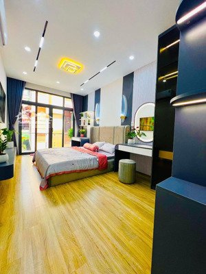 đội cấn - nhà đẹp - 40m - full nội thất - 8,9 tỷ - ở ngay không phải sửa!