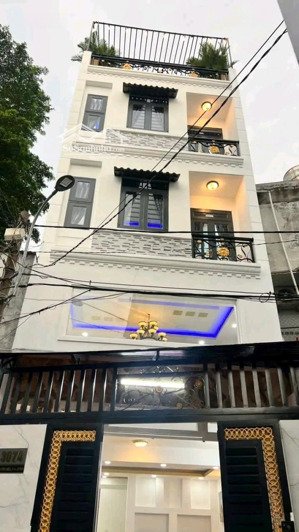 bán nhà ngay trung tâm quận 1, 90,5m2, đường võ văn kiệt - p. cô giang, cho thuê 36tr