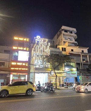 cho thuê nhà mới xây mặt tiền cmt8 quận 3 đoạn đẹp lề rộng giá chỉ 45tr