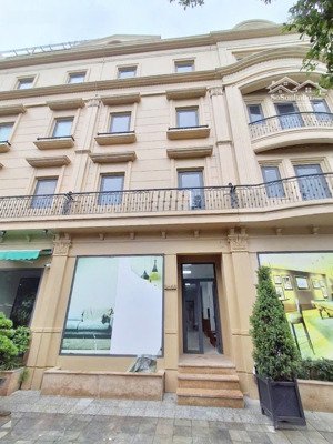 cho thuê liền kề 168 nguyễn xiển, thanh xuân. dt 85m2, 5 tầng, thang máy, đủ điều hòa. mới 100%