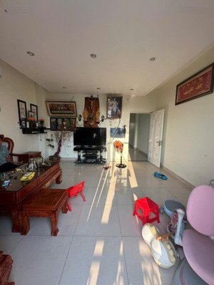 bán nhà mt q7 nguyễn văn quỳ đường 8m hxt, 3 tầng. dt: 5x27m. giá: 15,2tỷ giá tốt