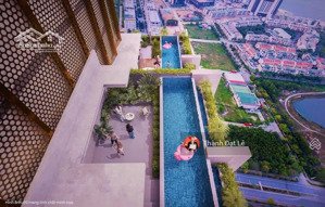 bán căn sky villas 3 tầng 463,9m2 bể bơi, sân vườn, view trực biển trung tâm du lịch hạ long