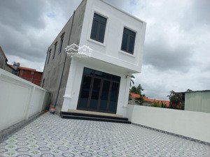 chính chủ gửi bán căn nhà hai tầng 214m2 kênh giang nằm trục liên thôn thông giá 2,x tỷ