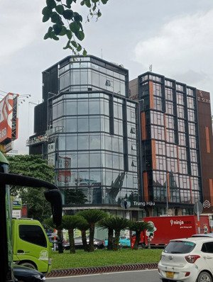 tòa building mt điện biên phủ quận 1. dt 14 x 35m - 2 hầm - 15 tầng. thu nhập 1.2 tỷ. giá 220 tỷ