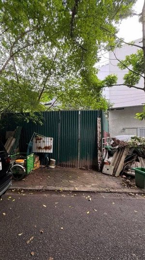 chính chủ cẩn bán đất tái định cư ngọc thụy. dt 90m2, mt5.39m. view công viên, lh: 