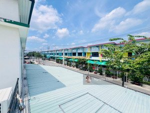 bán nhà phố kđt oasis city bình dương 80m2 - sẵn sổ sang tên luôn - bao thuế phí