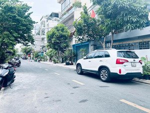 bán nhà quận 7 đường 49, sát lâm văn bền, dt: 5,3m x 22m, nở hậu 6,8m, cách pmh 3p, giá chỉ 16 tỷ