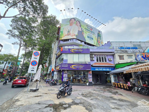 góc vòng xoay 2mt số 125 đường nguyễn chí thanh với đường nguyễn tri phương phường 9 quận 5
