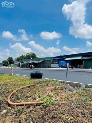 Đất thổ cư giá rẻ Long An mặt tiền đường nhựa lớn